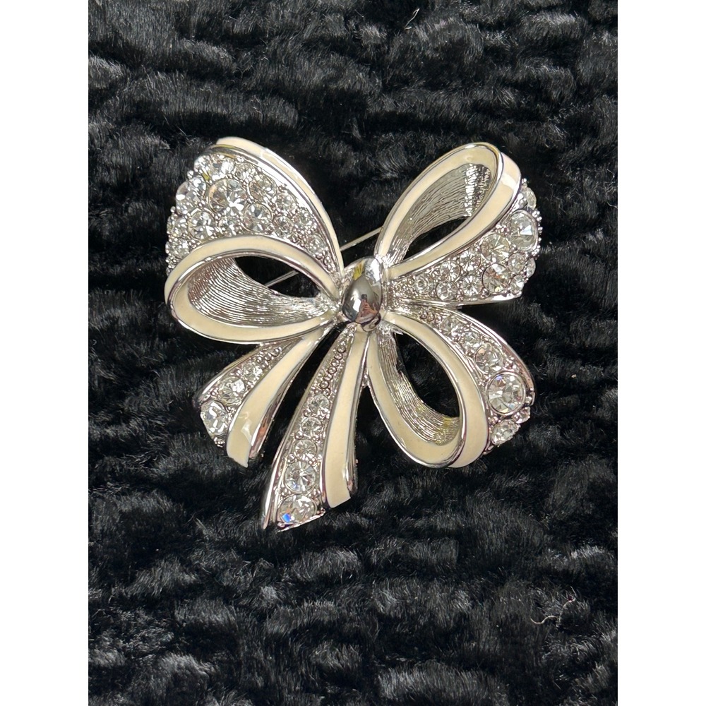Nolan Miller Silver Tone Crystal Cream Enamel Bow‎ Brooch Pin Vintage Style Glam